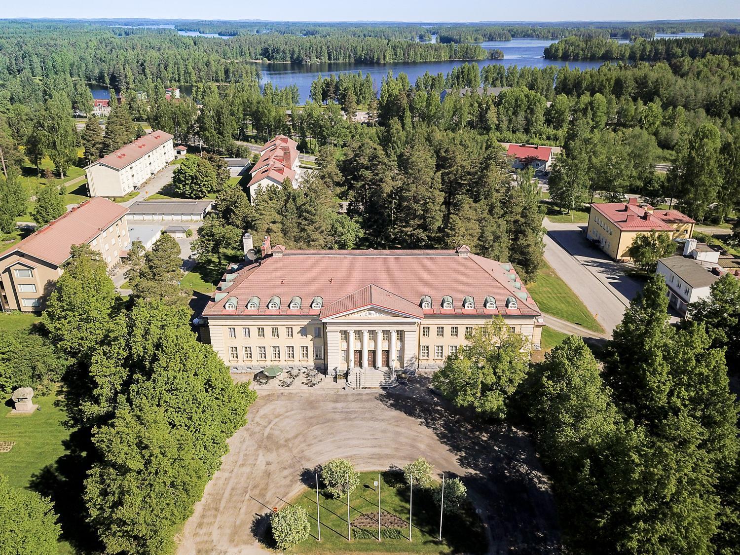 Hotelli-Ravintola Maentaen Klubi Мянття Экстерьер фото
