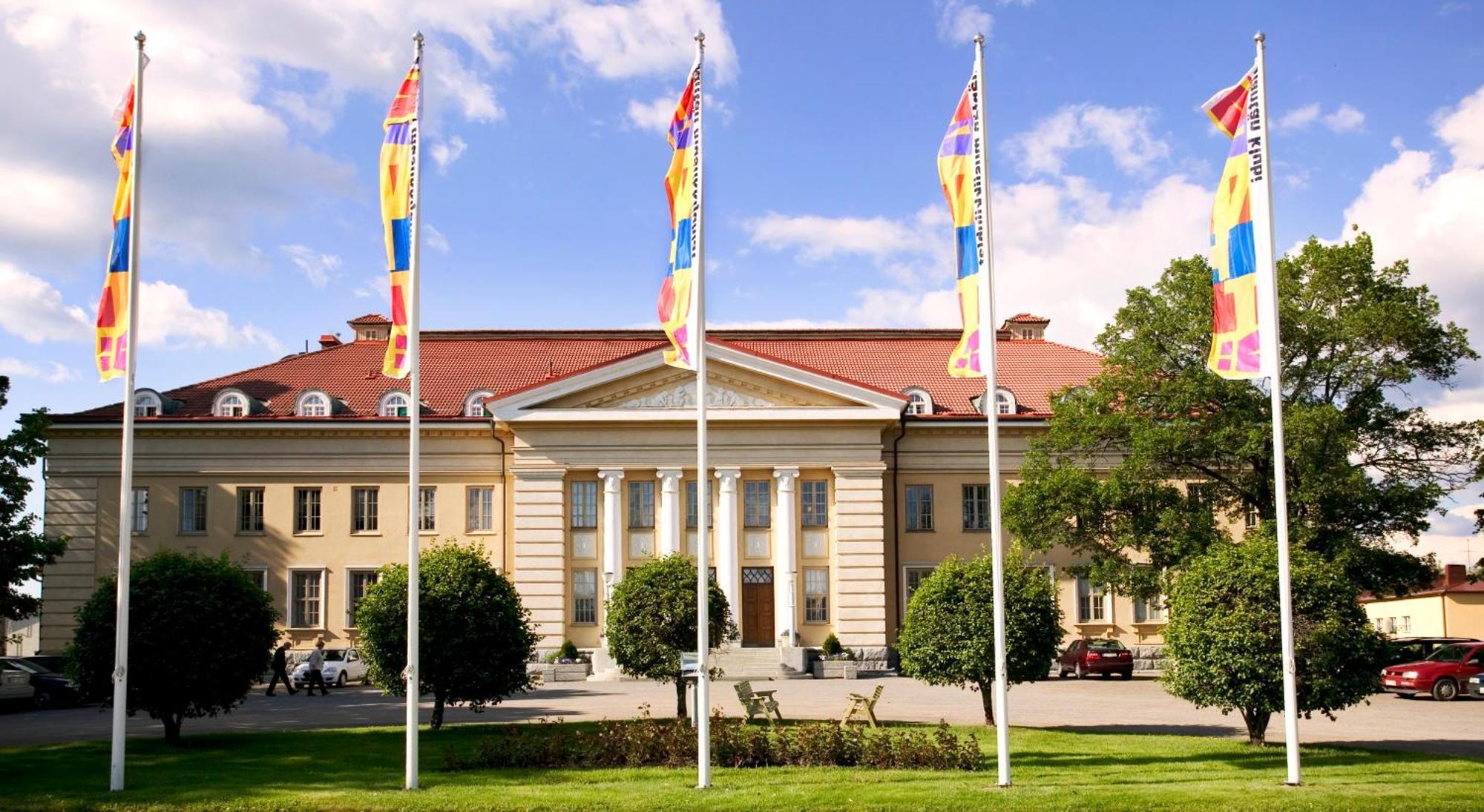 Hotelli-Ravintola Maentaen Klubi Мянття Экстерьер фото